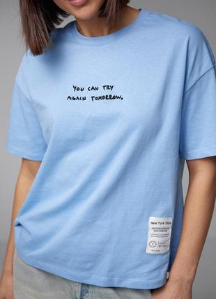 Женская хлопковая футболка с вышитой надписью - голубой цвет, s (есть размеры)4 фото