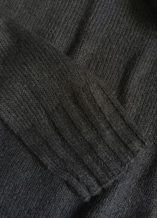 Теплий светр водолазка з коміром хомут і розрізами з боків від halle berry8 фото