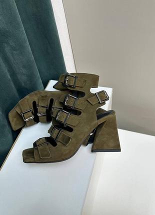 Эксклюзивные босоножки из итальянской кожи и замши женские на каблуке с ремешками пряжками7 фото