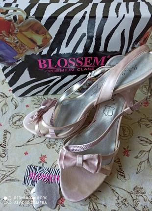 Босоніжки blossem