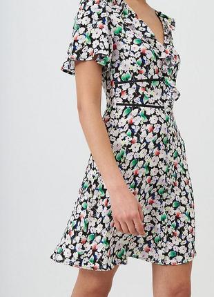 Шикарное платье в цветы oasis, рюши, пуговки, кружевная окантовка, код 01145 фото