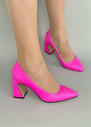 Кожаные туфли ярко-розового цвета,35,40