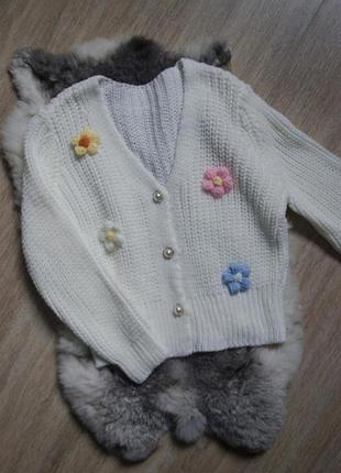 В'язаний кардиган з квітами