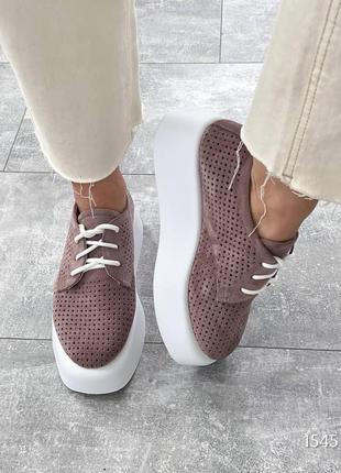 Женские весенние замшевые туфли на платформе 5см натуральная замша перфорация в дырочку7 фото
