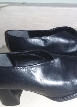 Milano (італія)- шкіряні  демісезонні туфлі  40 розмір10 фото
