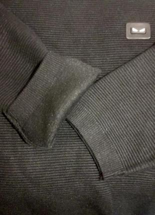 Женский модный теплый свитер плоной вязки рубчик в чёрном цвете.9 фото