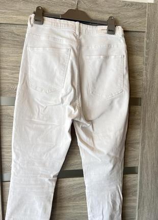 Белые классические джинсы скошенные скинни zara 403 фото