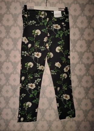 Женские брюки черные брюки с цветами h&amp;m3 фото