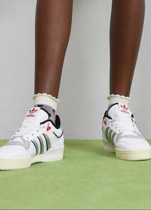 Adidas originals новые белые женские кроссовки размер 38, 38.57 фото