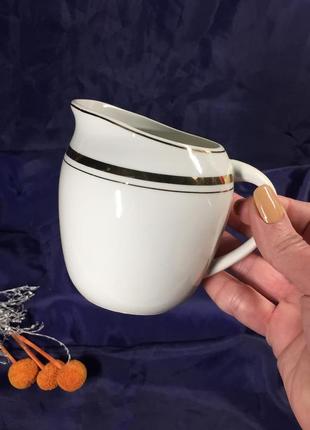 Белый с позолотой сливочник 60-е изящный фарфоровый молочник 350 мл. фарфор н4327 ссср винтаж