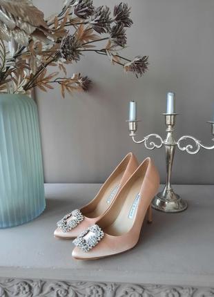 Весільні атласні туфлі для нареченої в стилі manolo blahnik 10 cm