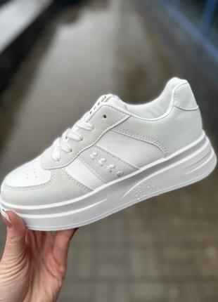 Женские кроссовки на платформе новинка весны