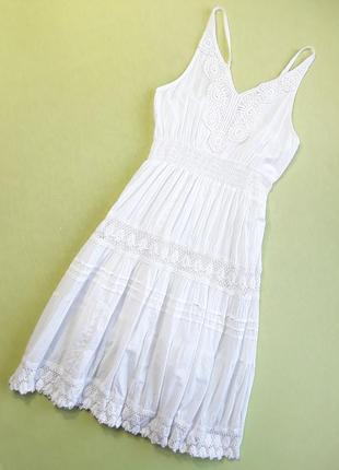 Красивый сарафан с кружевом