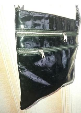 Черная лакированная сумочка.2 фото