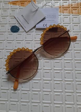 Крутезные солнцезащитные очки reserved для девочек