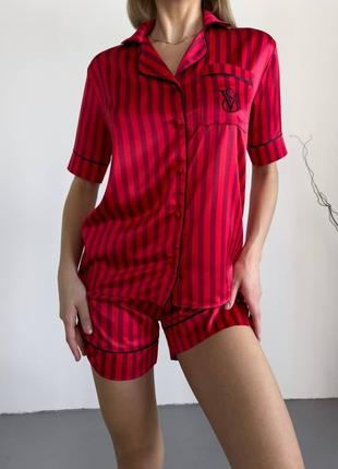 Пижама виктория секрет, красная, летняя, с шортами, с рубашкой, в полоску, атласная шелковая, сатиновая, трендовая, victorias secret пижама, брендовая