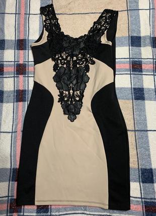 Стильное женское платье