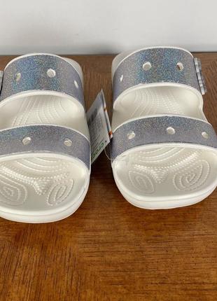 Крокс шльопки білі з срібним напиленням crocs classic crocs glitter sandal multi5 фото