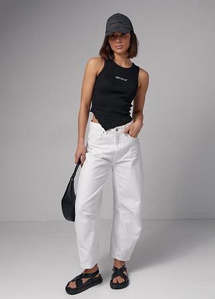 Жіноча майка в рубчик з асиметрією і написом amour артикул: 29621