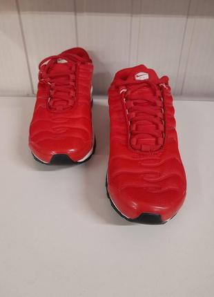 Кроссовки женские красные nike т-5420.
размеры: 36,37,38,39,40.3 фото