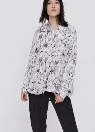 Красивая рубашка на пуговицах под шелк 20 4хл