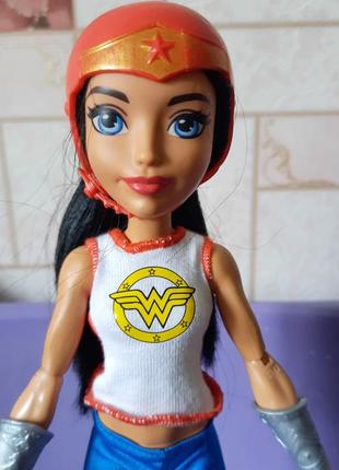 Dc superhero girls roller wonder women mattel 2016 барби на роликах суперженщина4 фото