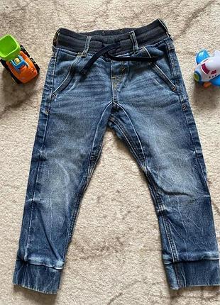 Стильные джинсы на мальчика 2-3 года