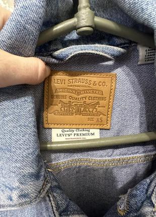 Продам джинсовый пиджак levi’s в очень хорошем состоянии3 фото