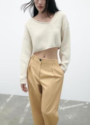 Укороченные брюки с высокой талией zara и передними стрелками.