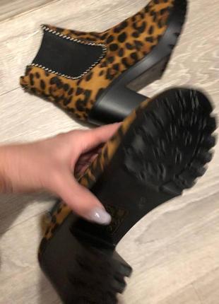Леопардовые ботинки сапожки на среднем толстом каблуке2 фото