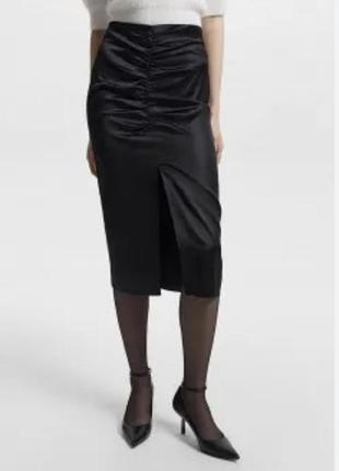 Черная атласная сатиновая миди юбка классика2 фото