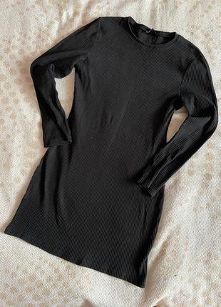 Черное платье