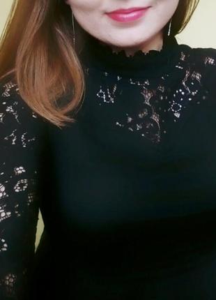 Блуза з гіпюрними вставками