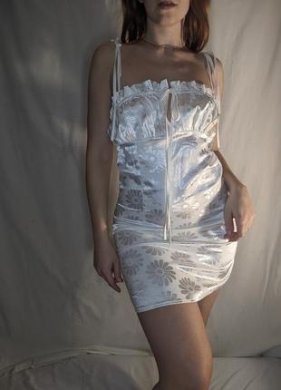 Атласное мини платье винтаж ретро цветы цветочный принт на завязках4 фото