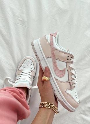 Кроссовки розовые nike6 фото