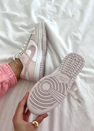 Кроссовки розовые nike3 фото