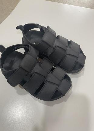 Обувь босоножки