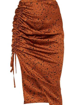 Атласная юбка-миди леопард с драпировкой5 фото