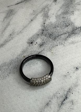 Кольцо из черной керамики2 фото