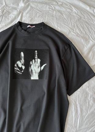 Футболка стильная