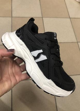 Кросівки дит