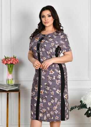 Жіноче пряме плаття з тканини софт із принтом декороване чорною планкою розміри 48-582 фото