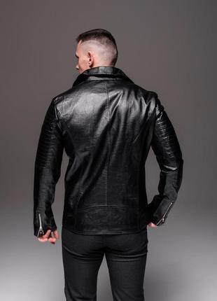 Мужская черная кожаная куртка косуха
📐 размеры: s, m, l, xl, xxl, 3xl8 фото