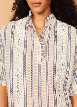 Блуза с рюшами блуза с орнаментом блузка с рюшами sandro paris блуза в полочку нарядная блуза с вышивкой1 фото