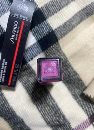 Лак блиск для губ 301 lilac strobe shiseido lacquer ink lip shine2 фото