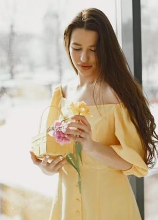 Стильное летнее желтое платье с объёмными рукавами3 фото