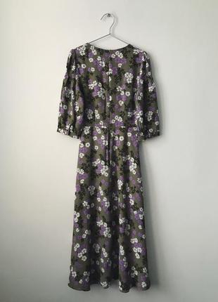 Длинное платье с сиреневым цветочным принтом marks&spencer весеннее платье миди в цветочек хаки9 фото