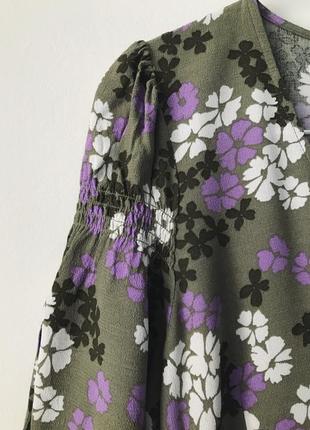 Длинное платье с сиреневым цветочным принтом marks&spencer весеннее платье миди в цветочек хаки8 фото