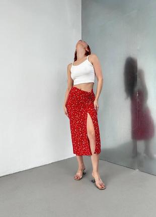 Костюм двойка: юбка миди на высокой посадке прямого кроя красная и топ на бретельках белый стильный качественный2 фото