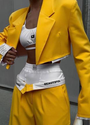 Тройка укороченный пиджак брюки и шорты желтого2 фото
